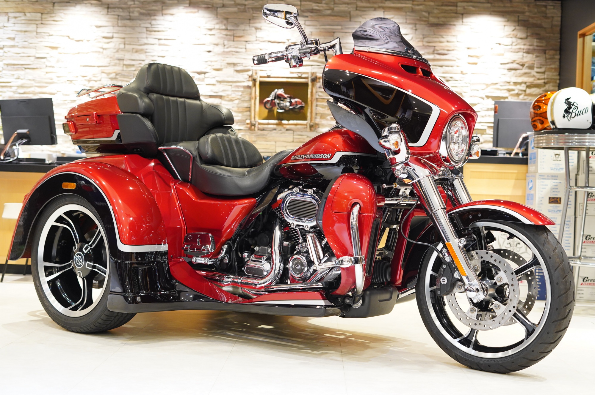 H-D　21’FLHTCUTGSE　　CVOトライグライド入荷しました！！