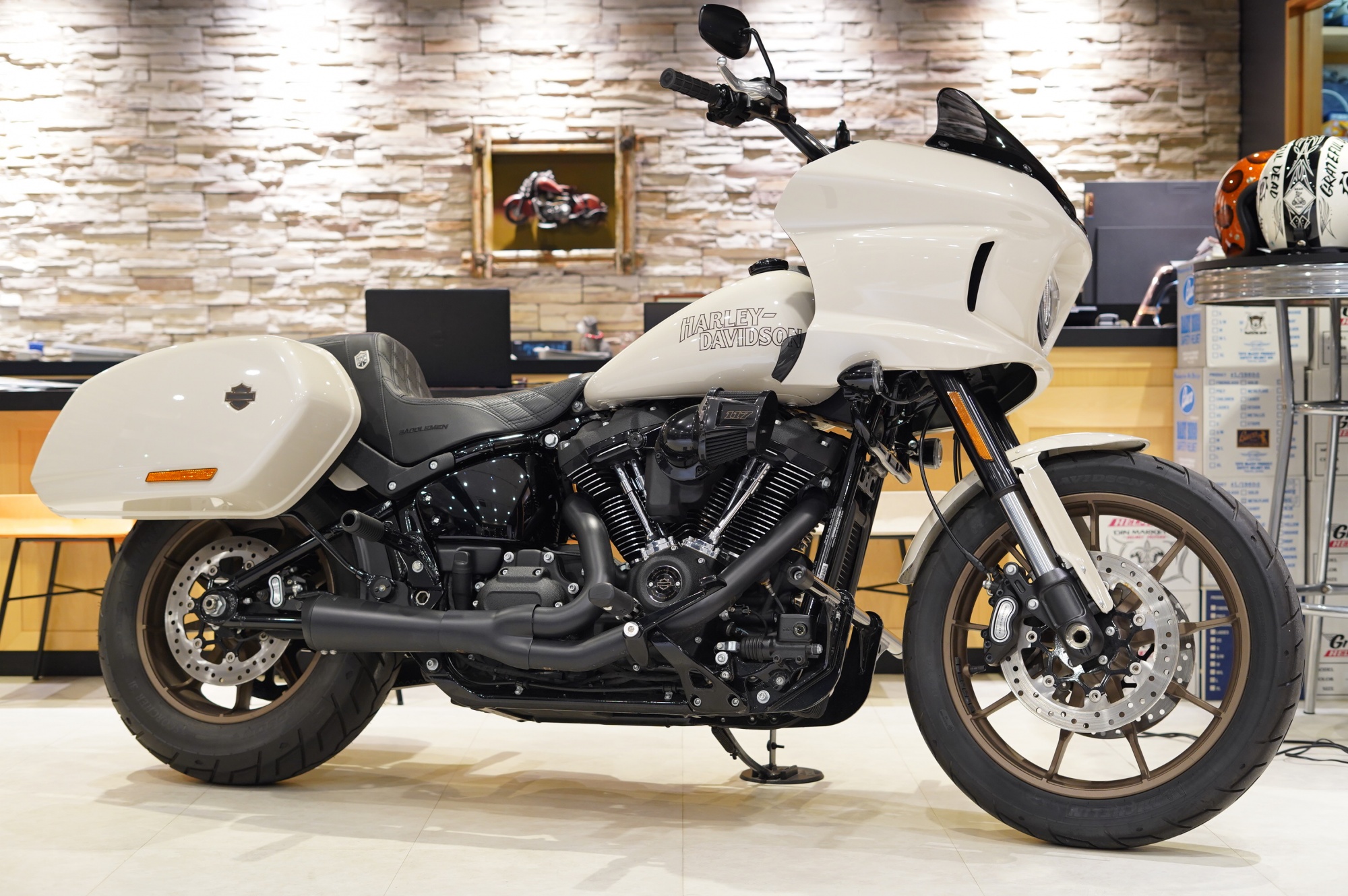 H-D　23’FXLRST　ローライダーST