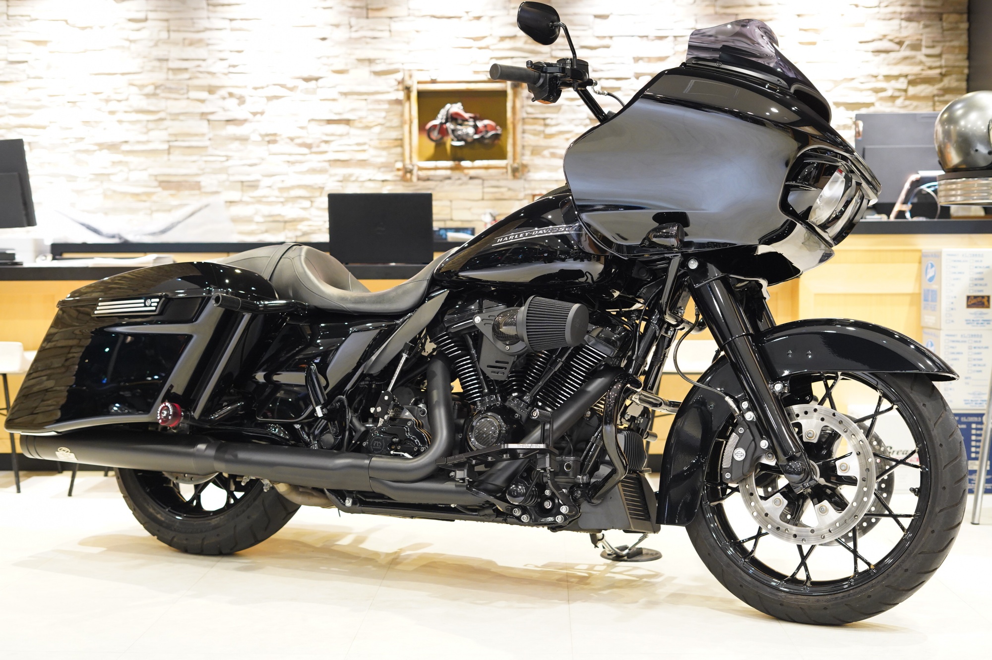 H-D　20’FLTRXS　ロードグライドスペシャル入荷しました！！
