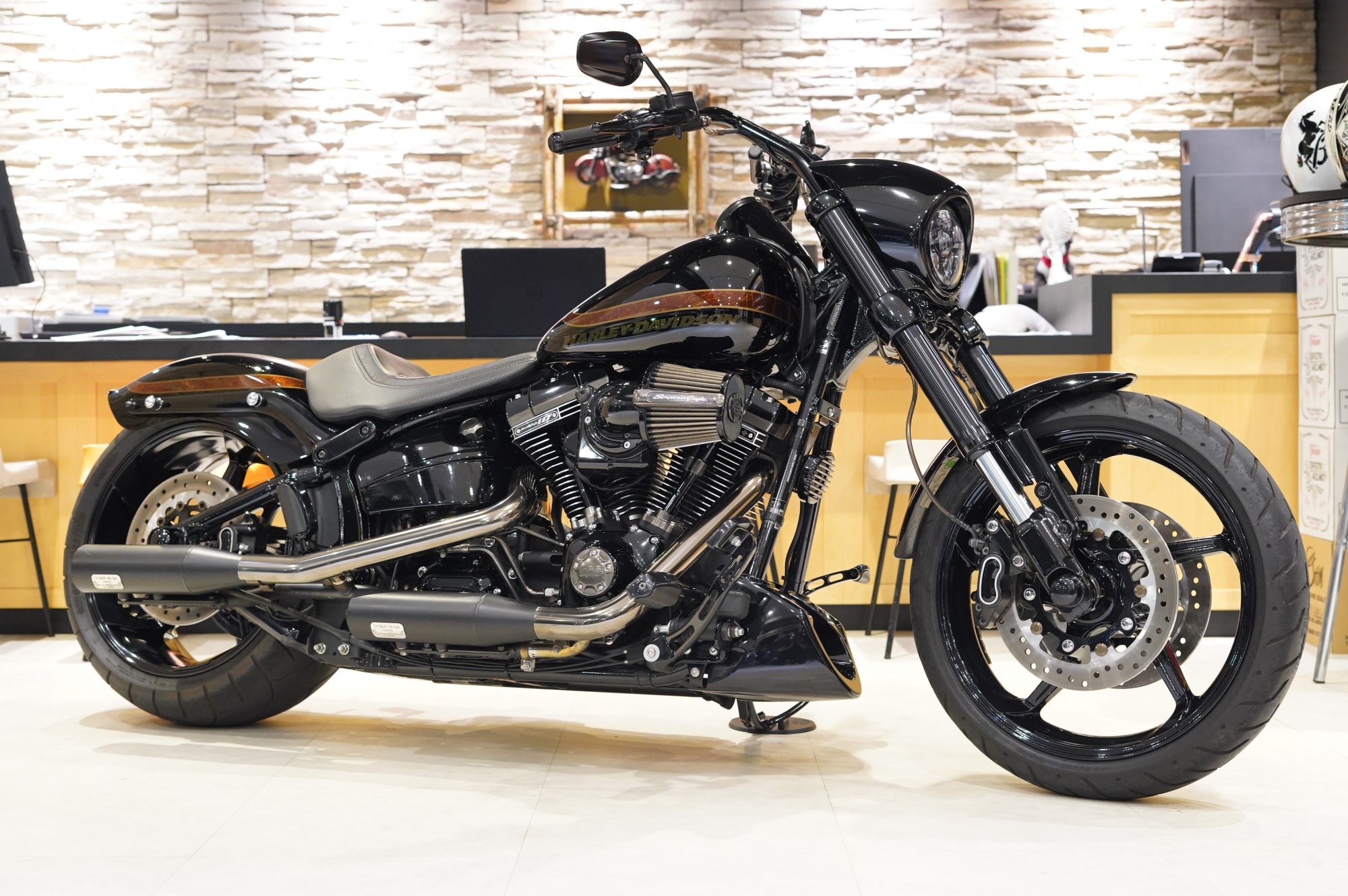 H-D　16’FXSE　プロストリート入荷しました！！