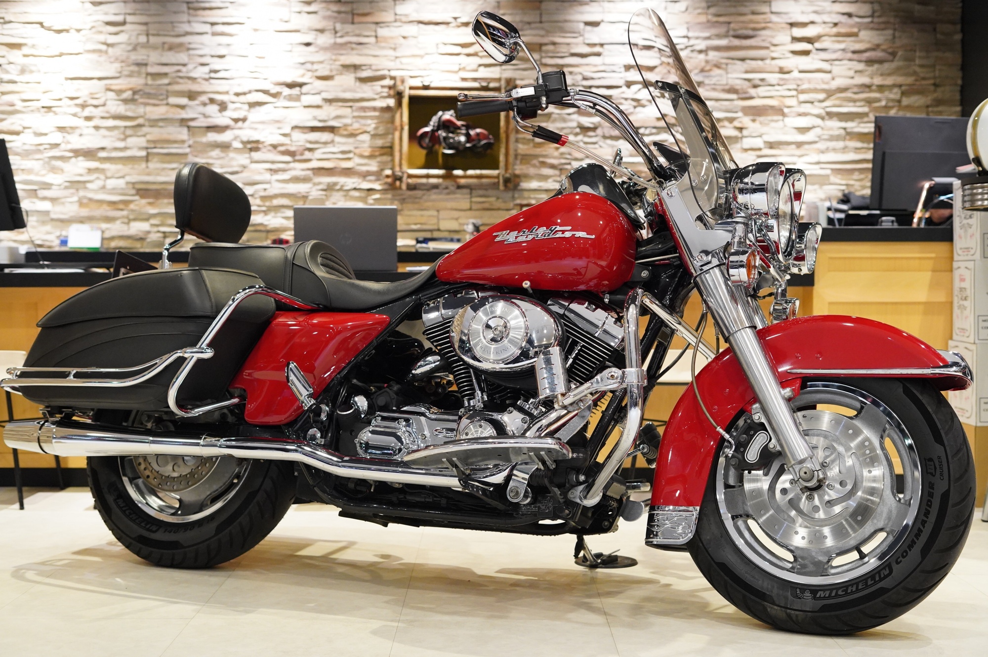 H-D　04’FLHRS　ロードキングカスタム入荷しました！！