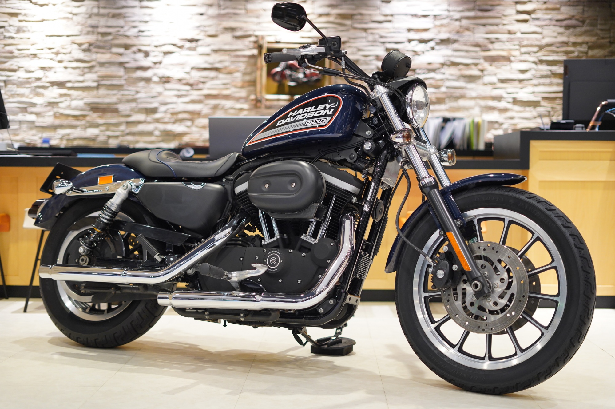 H-D　08’XL883R入荷しました！！