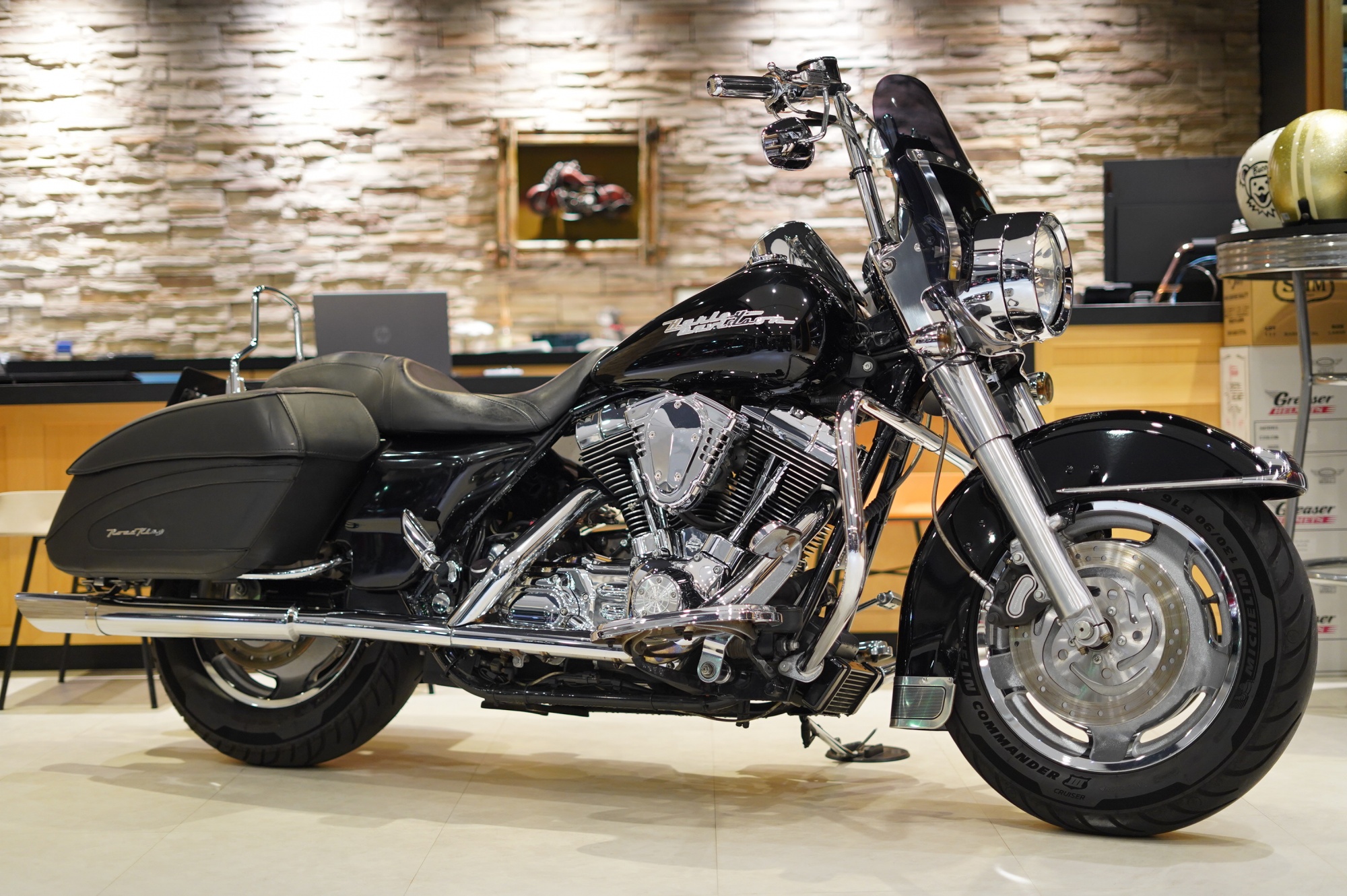 H-D　05’FLHRS　ロードキングカスタム入荷しました！