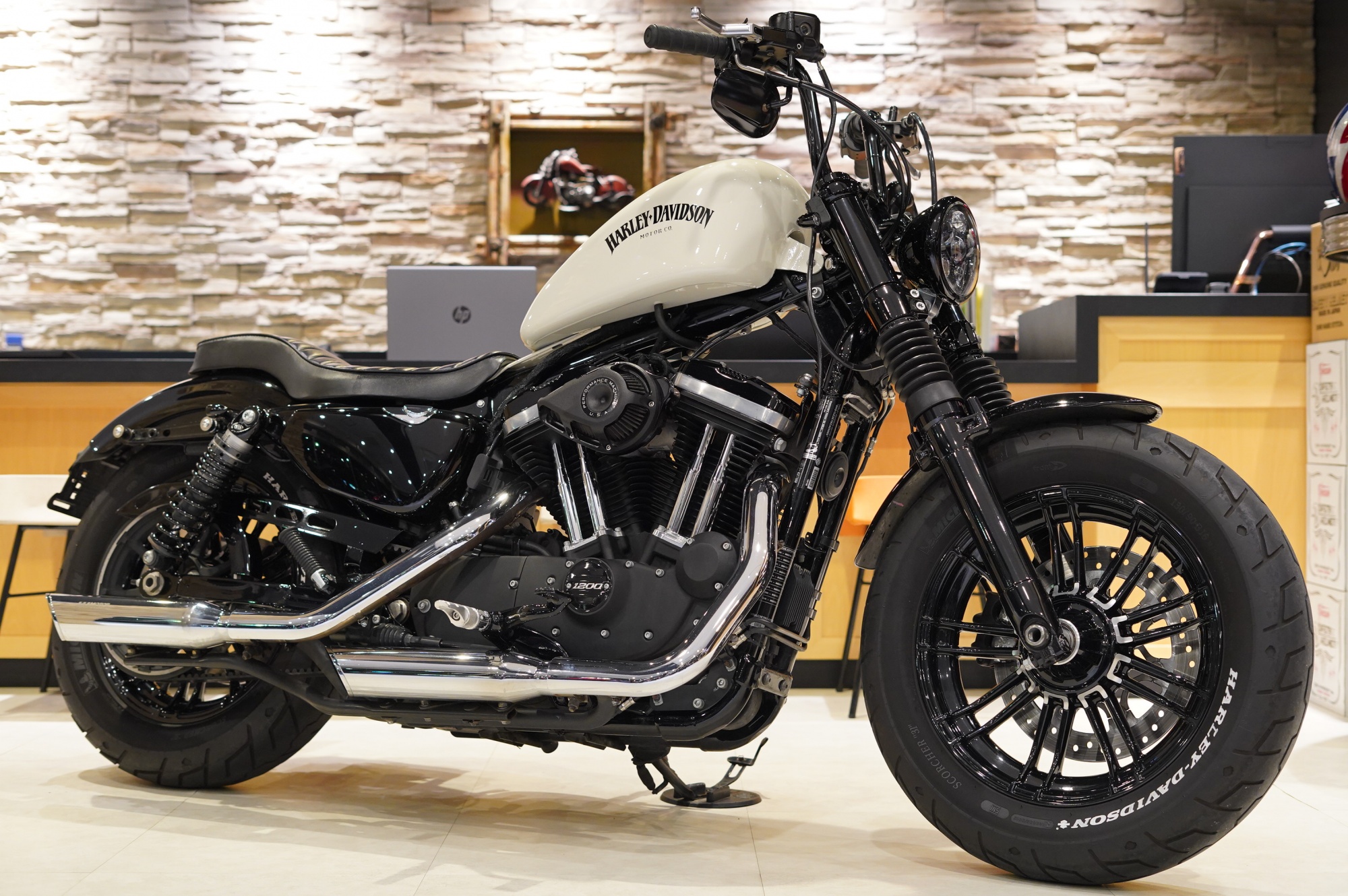 H-D　19’XL1200X　フォーティーエイト入荷しました！！